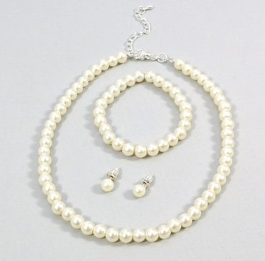 Girls Jewelry Pearl Bracelet, Necklace, and Earrings Set On Sale - Gift Idea - A Thrifty Mom