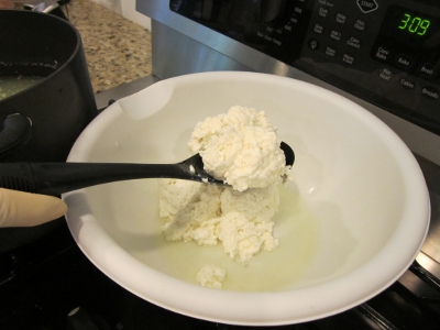 DIY - Mozzarella cheese - After 15 minutes remove the curd, place into microwave safe bowl