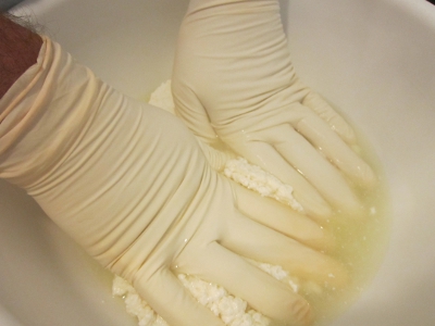 DIY - Mozzarella cheese - press out as much whey by hand
