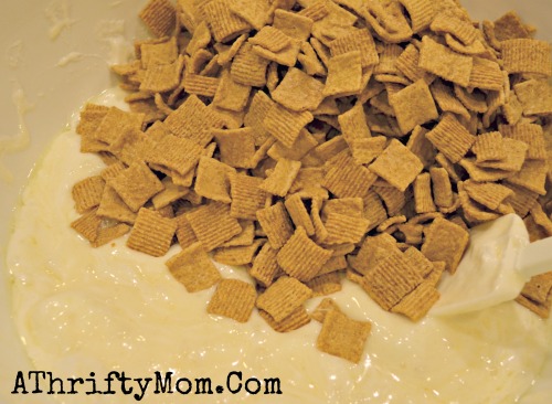 Chewy Smore's bars, so quick and easy to make. SO GOOD, easy treat idea, #recipe, #Smore's
