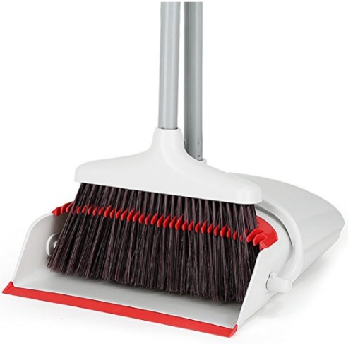 Broom set with broom comb