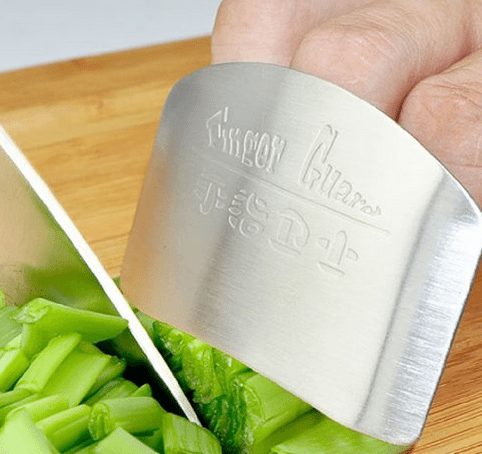 finger guard in kitchen slicing cutting