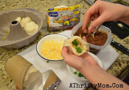 Chili Pull Apart Bread Ring, perfect for GameDay Snacks for the big same, Superbowl Menu ideas, Hambeens Chili