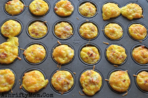 Breakfast Pizza Bites, Ham Cheese Hashbrown and Eggs. This Quick and easy recipe an even be made the night before #Breakfast #eggs #Pizza #Recipe #BreakfastPizza