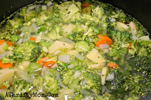 Cheesy Broccoli & Potato Chowder, quick and easy DONE in 30 minutes start to finish #Soup #Chowder #Broccoli