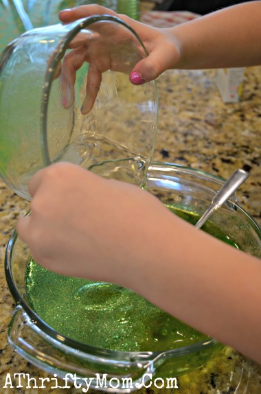How to make Flubber, Flubber recipe. Fun experiments to do with kids. How to make slime #Flubber, #FlubberRecipe