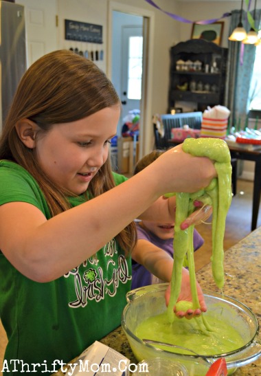 How to make Flubber, Flubber recipe. Fun experiments to do with kids. How to make slime #Flubber, #FlubberRecipe
