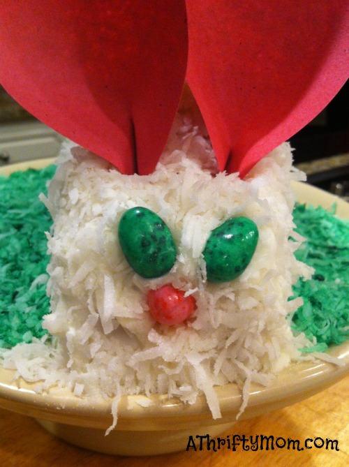 Easter bunny coconut or mashmallow cake the face, jelly beans, cake mix, #easterbunnycoconutcake, #easterbunnymashmallowcake
