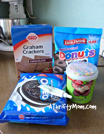 Easter tomb snacks, easy way to teach about Easter, #Eastersnacks,#Jesuslives, #resurrection, #tomb, #grahamcrackers,  #icing,#donuts, #thriftycrafts, #oreos,#thriftytreats