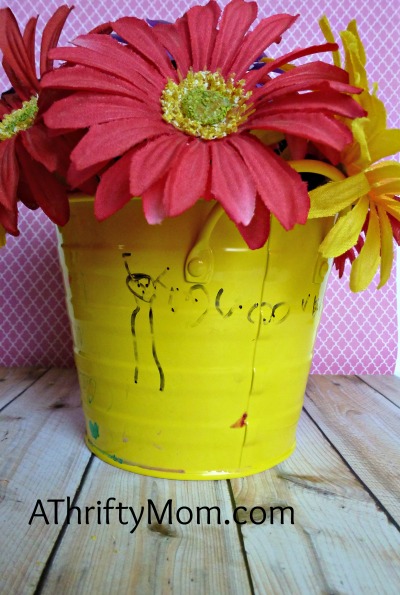 Mothers day flower bucket, #thriftygifts, #thriftyMothersdaygift, #Mothersday, #Mother, #Mom, #flowers, #sharpie, #flowerbucket, #kidscrafts, #easycrafts, #thriftycrafts