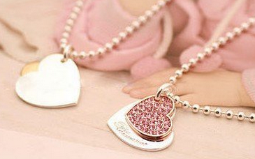 heart  necklace only  shipped free, awesome gift idea or party favor for a tween or teen party #Fashion, #Party, #FreeShipping