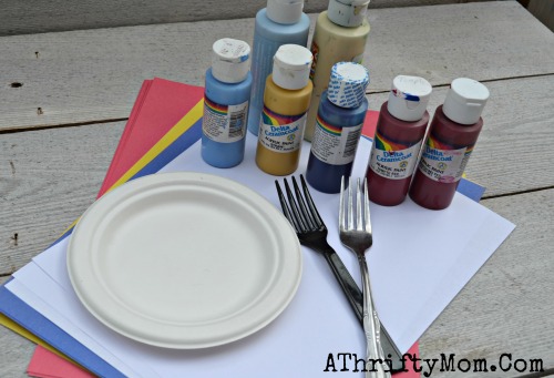 Fireworks made with a Fork and craft paint, quick and easy craft ideas for kids, 4th of July art projects #JULY4th, #fireworks, #KidCrafts