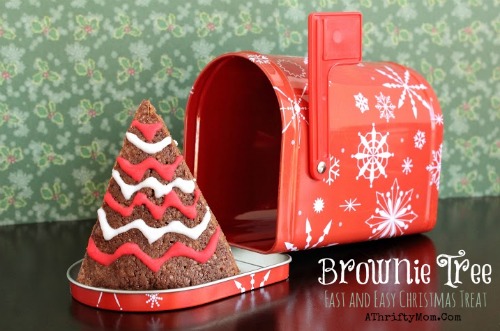Brownie Christmas Trees, Quick and Easy Christmas recipe perfect for Neighbor gifts or Holiday party food
