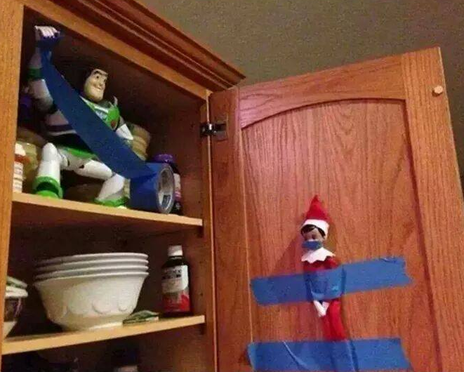 Elf on the Shelf easy ideas, What to do with your Elf, Silly Ideas for your Christmas Elf on the Shelf day 19