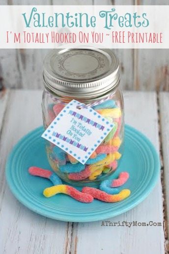 I am totally hooked on you, FREE PRINTABLE VALENTINES, Gummy Worm Valentine, Kids DIY, School Party idea, free