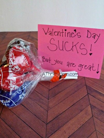 anti valentine, valentine's day sucks bouquet of suckers, #valentinesday, #antivalentine, #gaggifts, #antivalentinesday, #thriftygifts, #funnygifts, #suckers