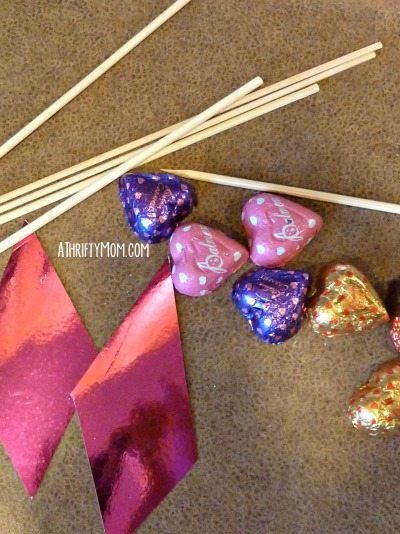 cupid's arrow valentines, #craft, #thriftycraft, #valentinesday, #thriftyvalentine, #chocolate, #arrow, #cupid, #easyvalentine