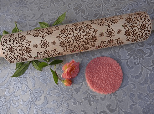 Custom Engraved Rolling Pin with flowers, easy way to make PRETTY cookies and Breads.  I NEED... WANT one of these