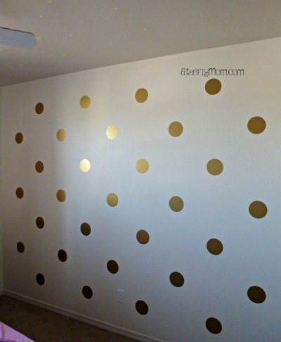 hanging polka dots on the wall, easy tutorial, #tutorial, #roommakeover, #polkadots, #dots, #wall, #gold, #bedroommakeover, #thriftyroommakeover