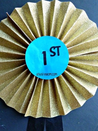 pinwheel ribbon out of glittered cardstock, tutorial,  #glitteredcardstock,#award, #cardstock, #craft,#diy, #ribbon,#award
