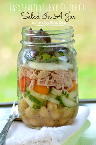 Salad In A Jar Recipe, Mason Jar Salad ideas, Easy meal prep for lunch on the go, Healthy Recipe made easy with these Salad Ingredients ready for a healthy meal