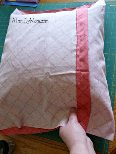 diy removable pillow covers, diy, pillows, thrifty decorating, tutorial, throw pillows, pillow cover tutorial