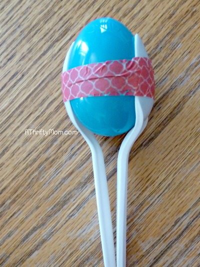 maracas made from plastic eggs, recycle those easter eggs!, #maracas, #diy, #crafts, #thriftycrafts, #washitape, #kidscrafts, #eggs, #easter, #thriftycrafting, #plasticspoons, #boredombuster