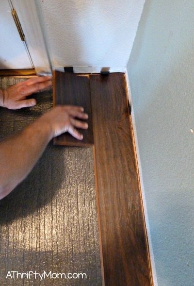 learn to lay laminate flooring, its easier than it looks. underlayment, laminate, tutorial, do your own flooring, how to, home improvement, flooring