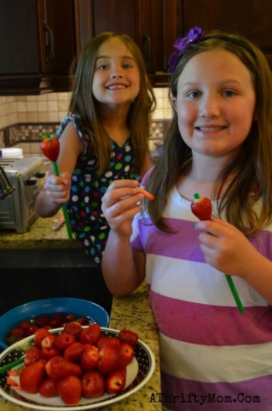 Kitchen hacks, Stawberry recipes made easy HOW TO CORE A STRAWBERRY WITH A PLASTIC STRAW, this is such a cool trick and perfect for kids helping in the kitchen .