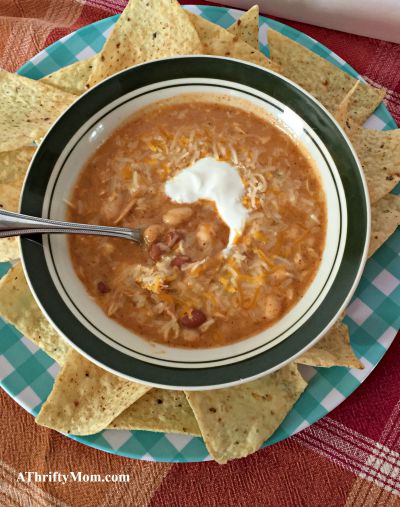 chicken taco soup. quick meal ideas. one pot meals. easy meals. taco soup. chicken tacos. quick weeknight meal ideas, ingredients