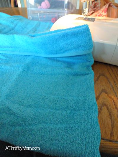 how to make a hooded towel, baby shower gift idea. thrifty ways to save. diy, thrifty gift ideas. baby gift, hooded towel, sewing