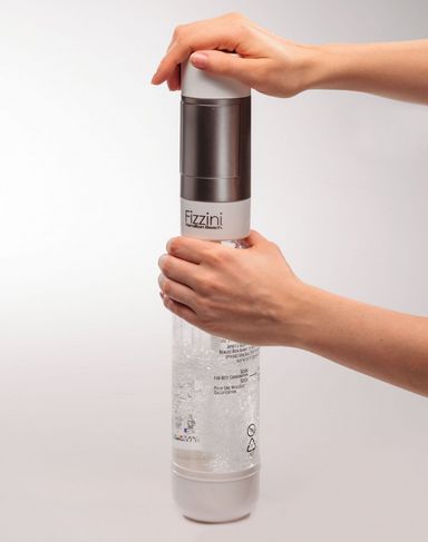 fizzini water carbonater, carbonation, soda water, make your own soda, soda stream, handheld carbonation