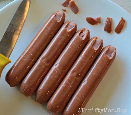 Halloween Party Food, Easy and Healthy Chopped Off Finger Hot Dogs, Gross but fun food for your Halloween party