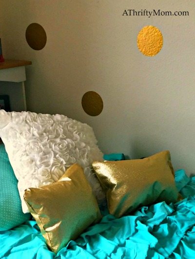 make diy throw pillow from placemats