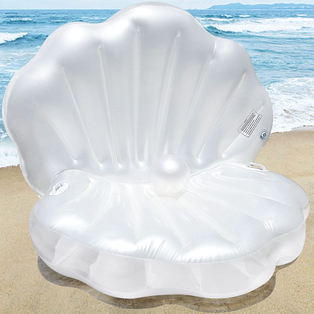 Inflatable seashell with beach ball pearl