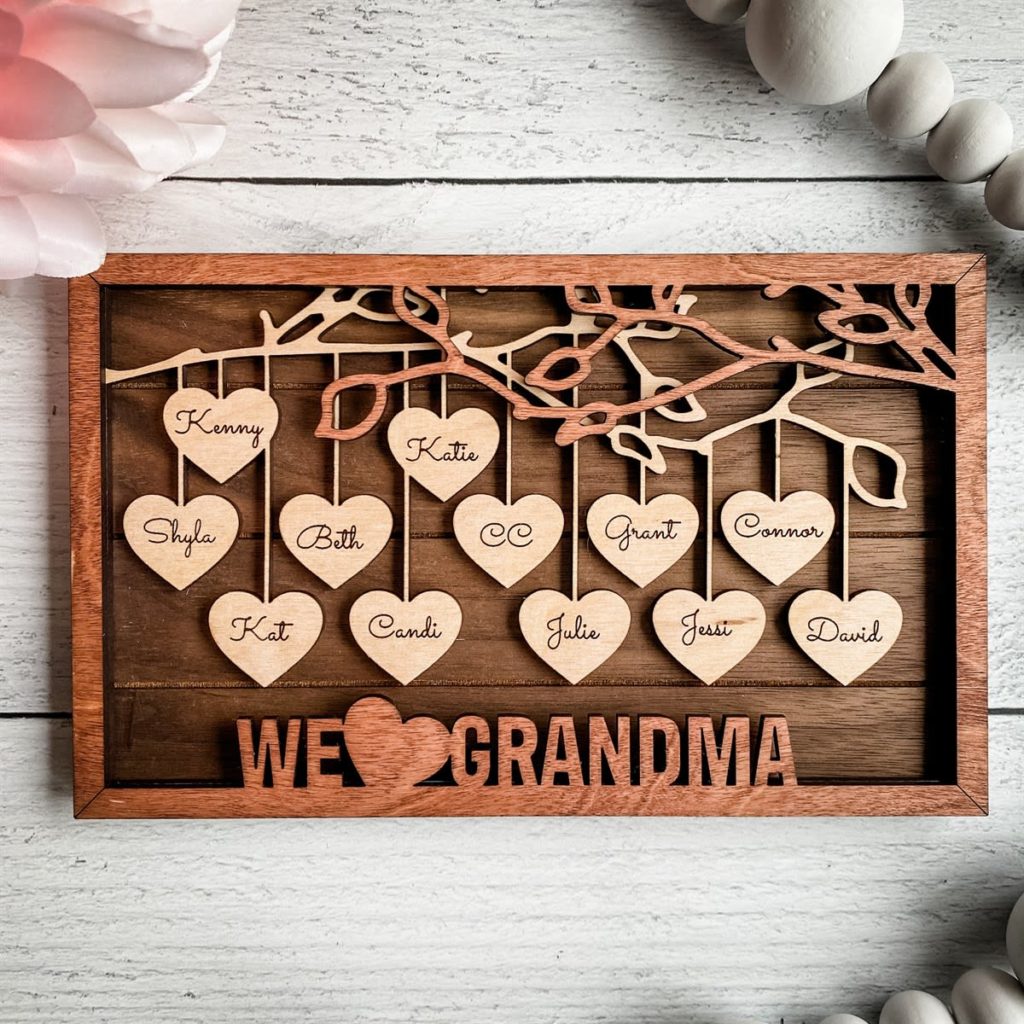 Hanging hearts family frame