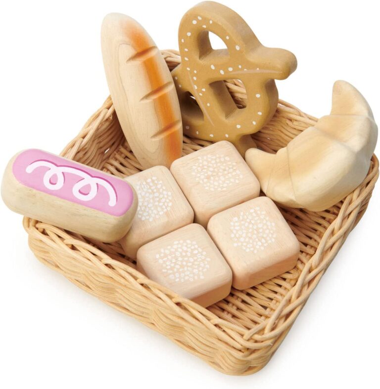 Toy bread basket
