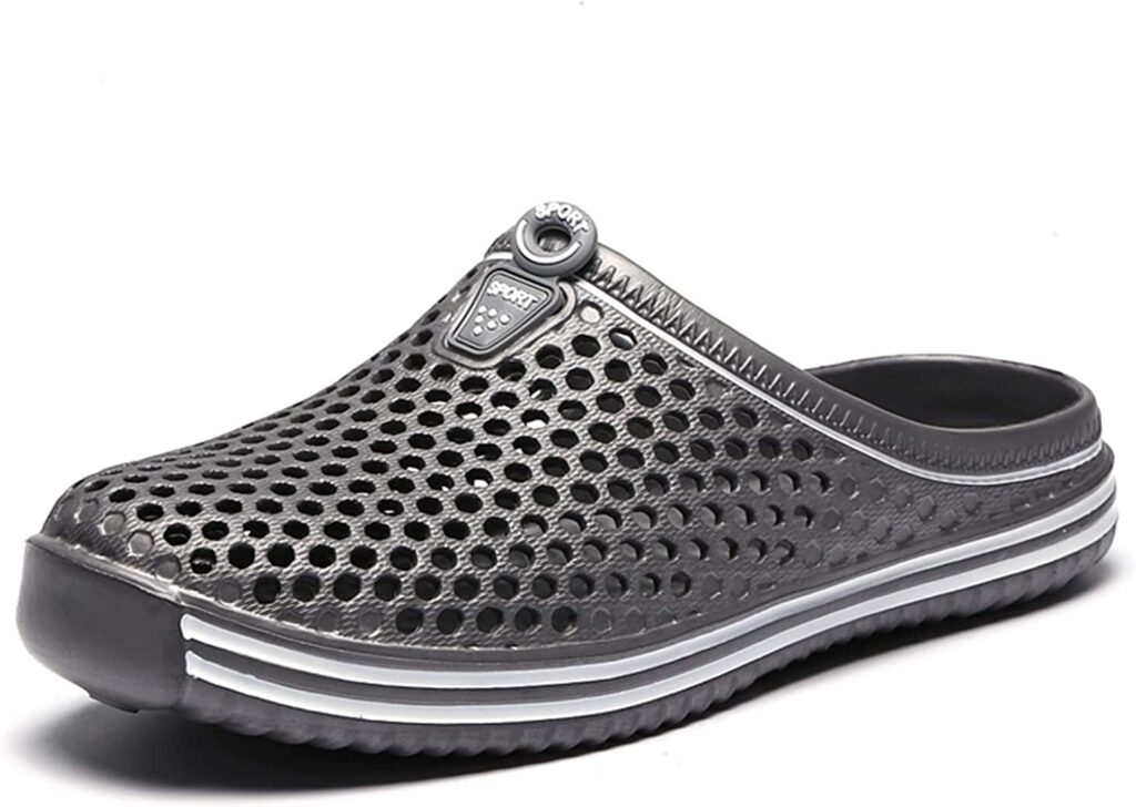 Breathable waterproof shoes