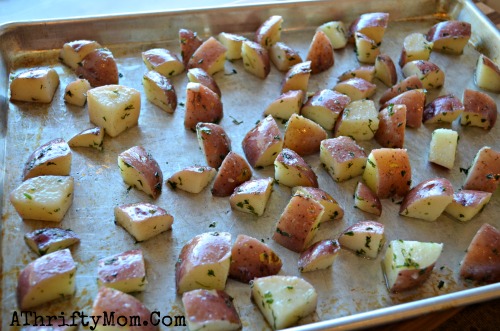 Bacon and Garlic Baked Red Potatoes Recipe ~ Easy Side Dish - A Thrifty Mom