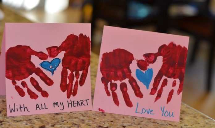 HAND PRINT VALENTINES DIY CARD ~ VALENTINES GIFT IDEAS - A Thrifty Mom