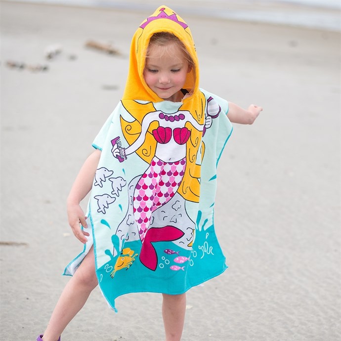 Hooded beach towel 7 styles - A Thrifty Mom